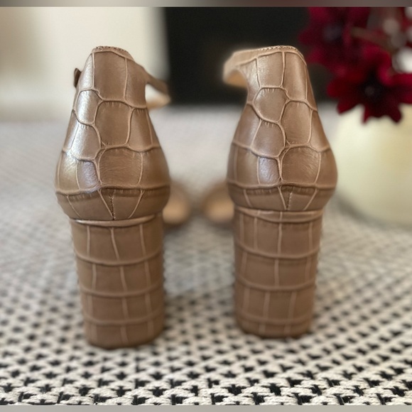 Unavailable - Picture 4 of 12